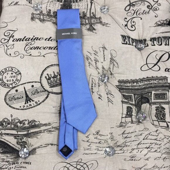 MICHAEL KORS Silk Sorento Solid Neat Tie - Picture 3 of 6